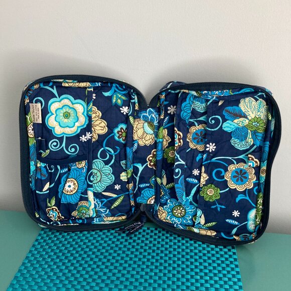 Bella Taylor Travel Cosmetic Jewelry Zip Around Case - Picture 3 of 16